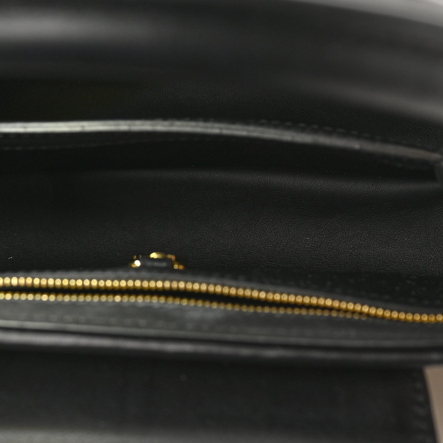 Louis Vuitton Raffia Calfskin Capucines MM Black Ecru 6 of 10