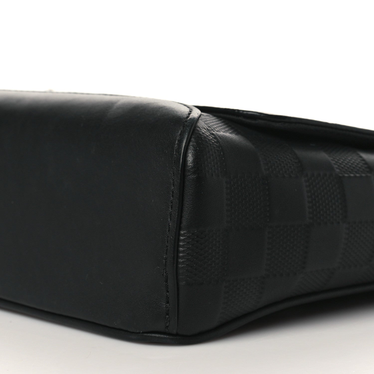 Louis Vuitton Damier Infini District Messenger Onyx 8 of 8