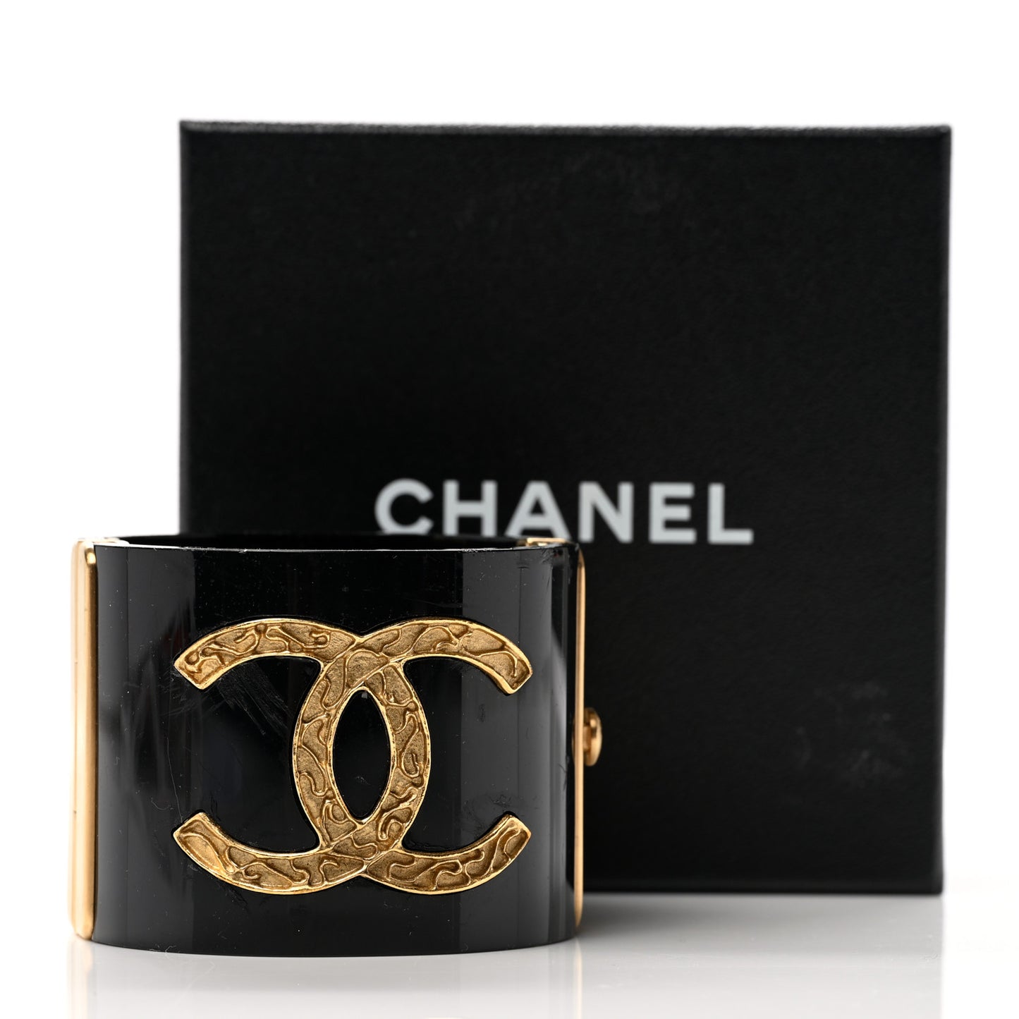 Resin CC Cuff Bracelet Black Gold