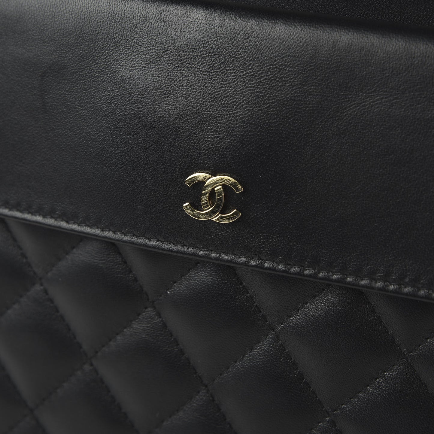 Lambskin Quilted Medium Flap Cosmetic Case Black