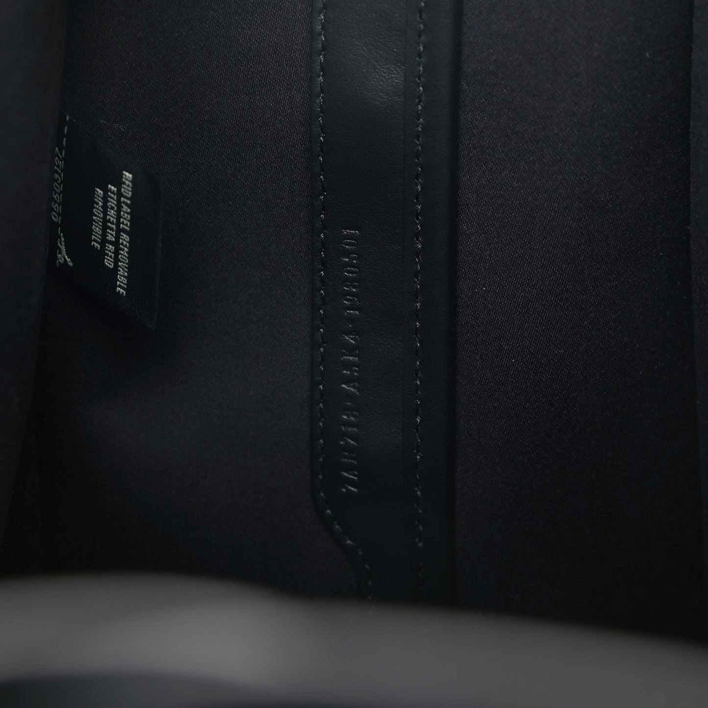 Glazed Fabric Vitello Century FF 1974 Stamp Patch Medium Peekaboo Defender Cover Mogano Panna Black