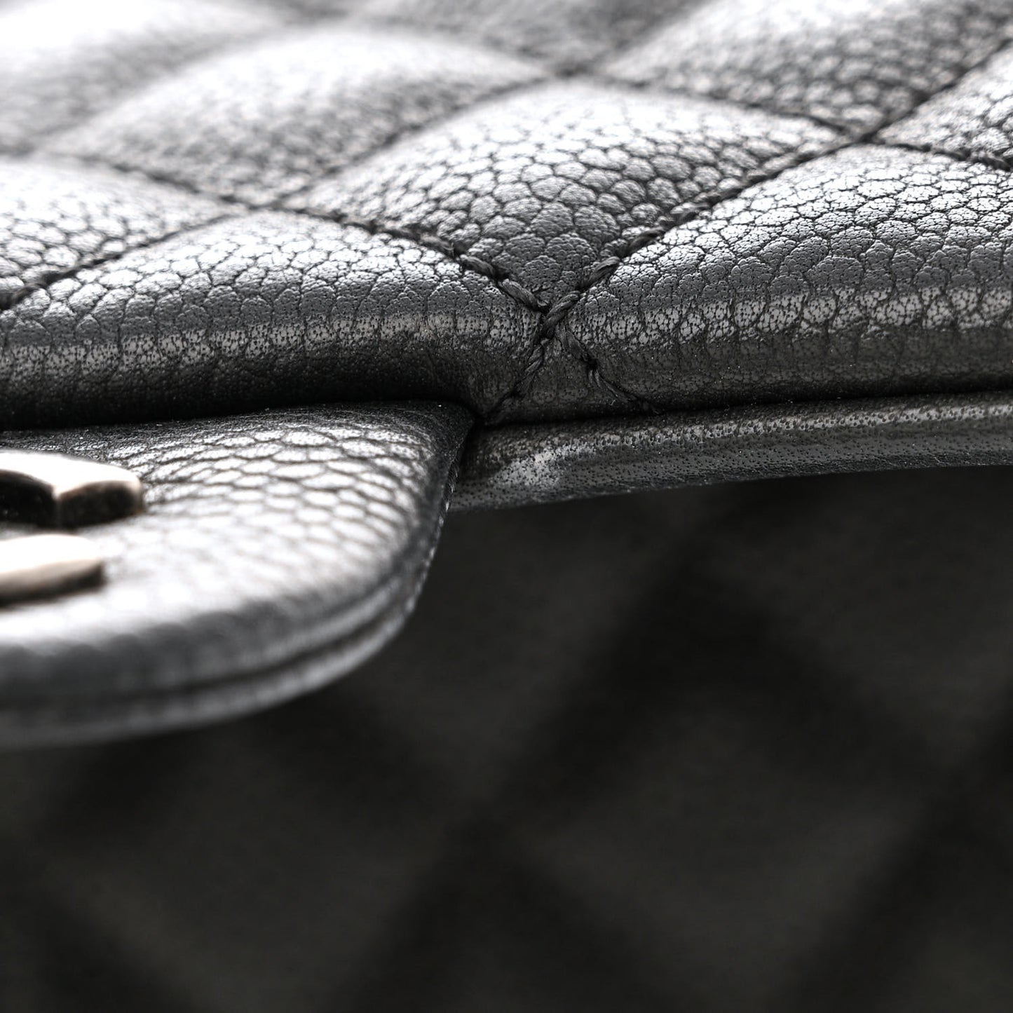Caviar Quilted Medium Rock In Rome Single Flap Black