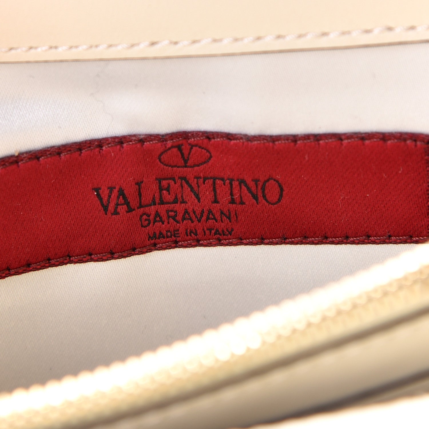Valentino Garavani Calfskin Lacquered Monochrome Rockstud Wallet on Chain Ivory 7 of 8