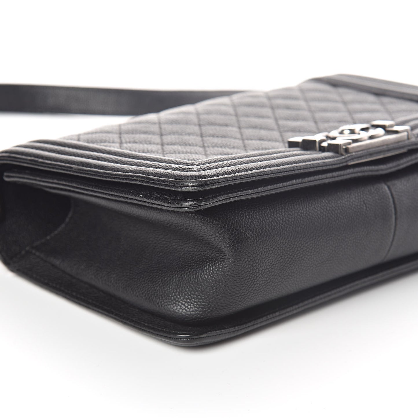 Caviar Quilted Medium Boy Flap Black