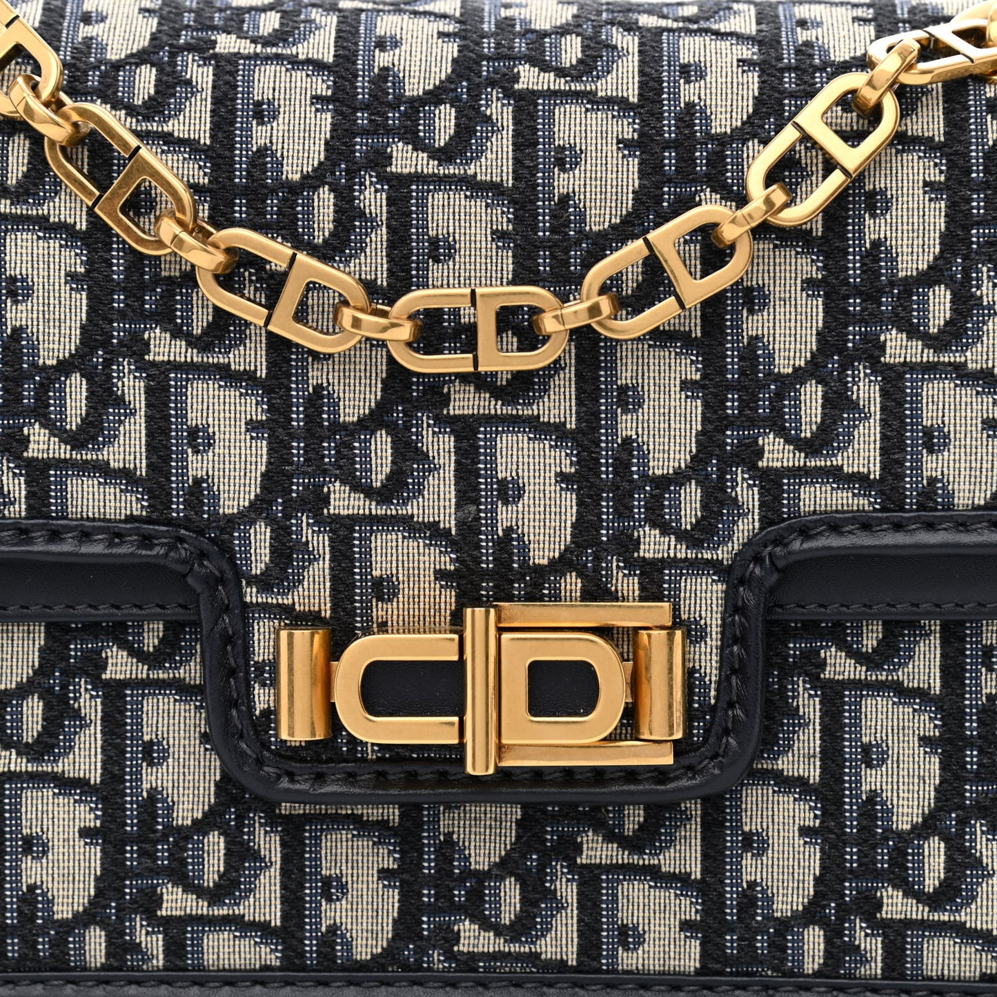 Oblique CD Lock Chain Flap Blue