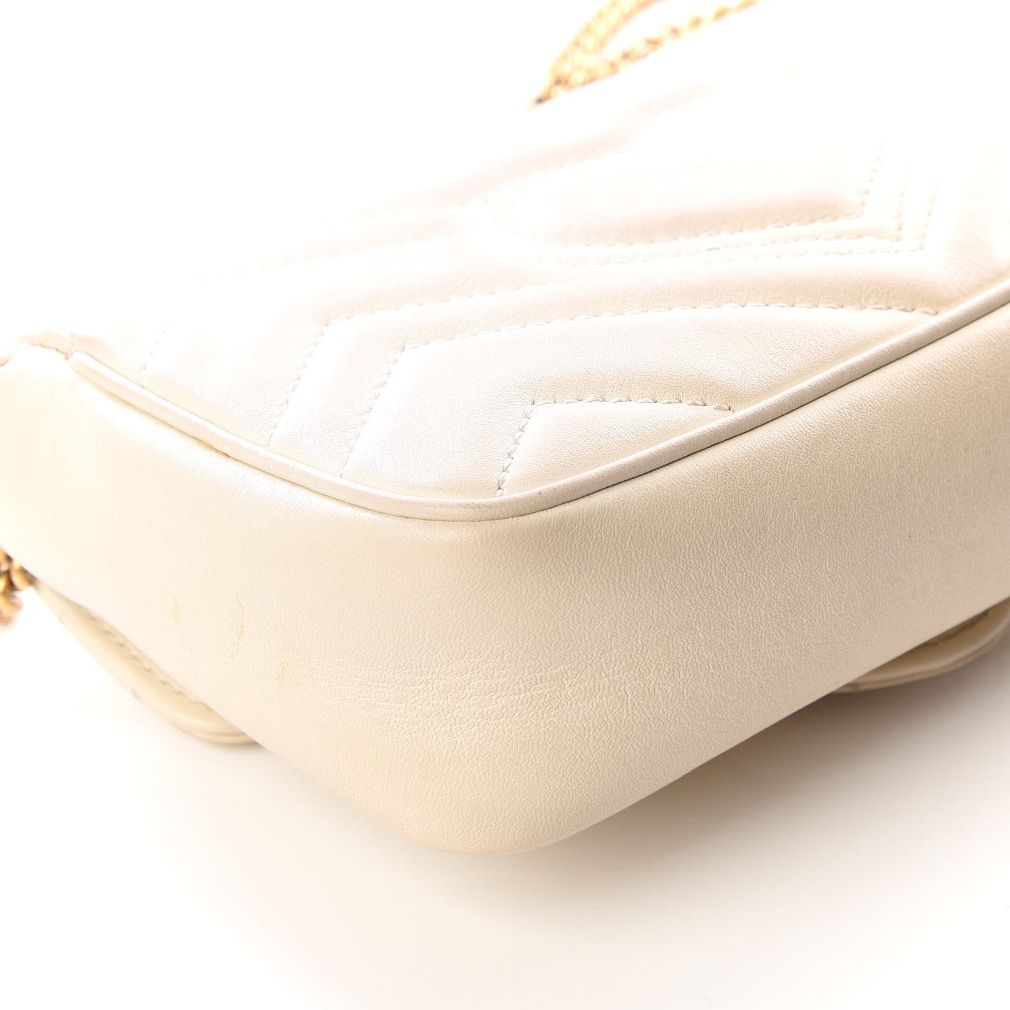 Calfskin Matelasse Super Mini GG Marmont Shoulder Bag White