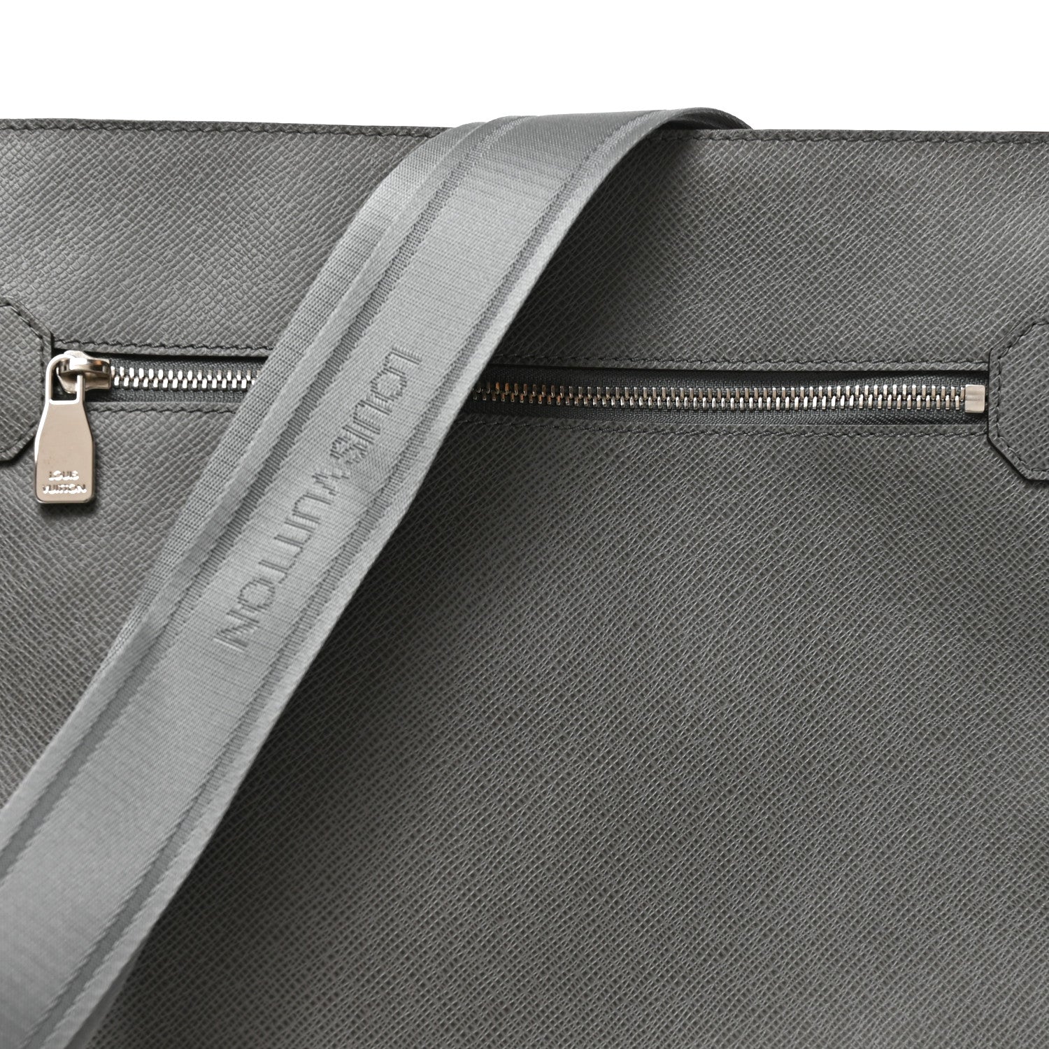 Louis Vuitton Taiga Sasha Messenger Glacier 7 of 11