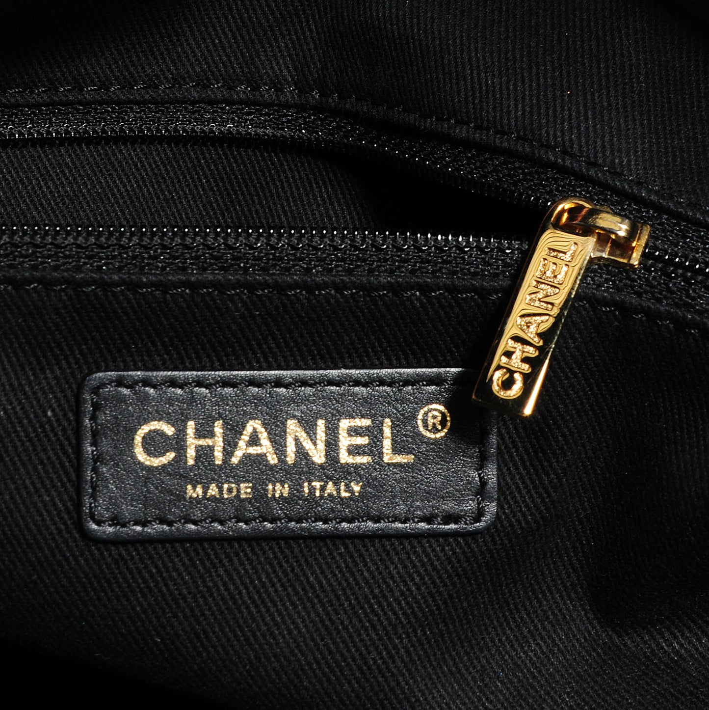 Soft Caviar Large CC Timeless Tote Black