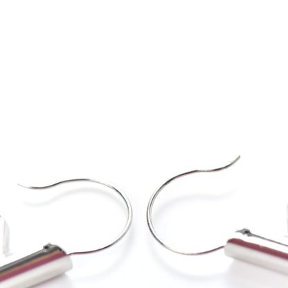 Louis Vuitton Essential V Hoop Earrings Silver 3 of 4