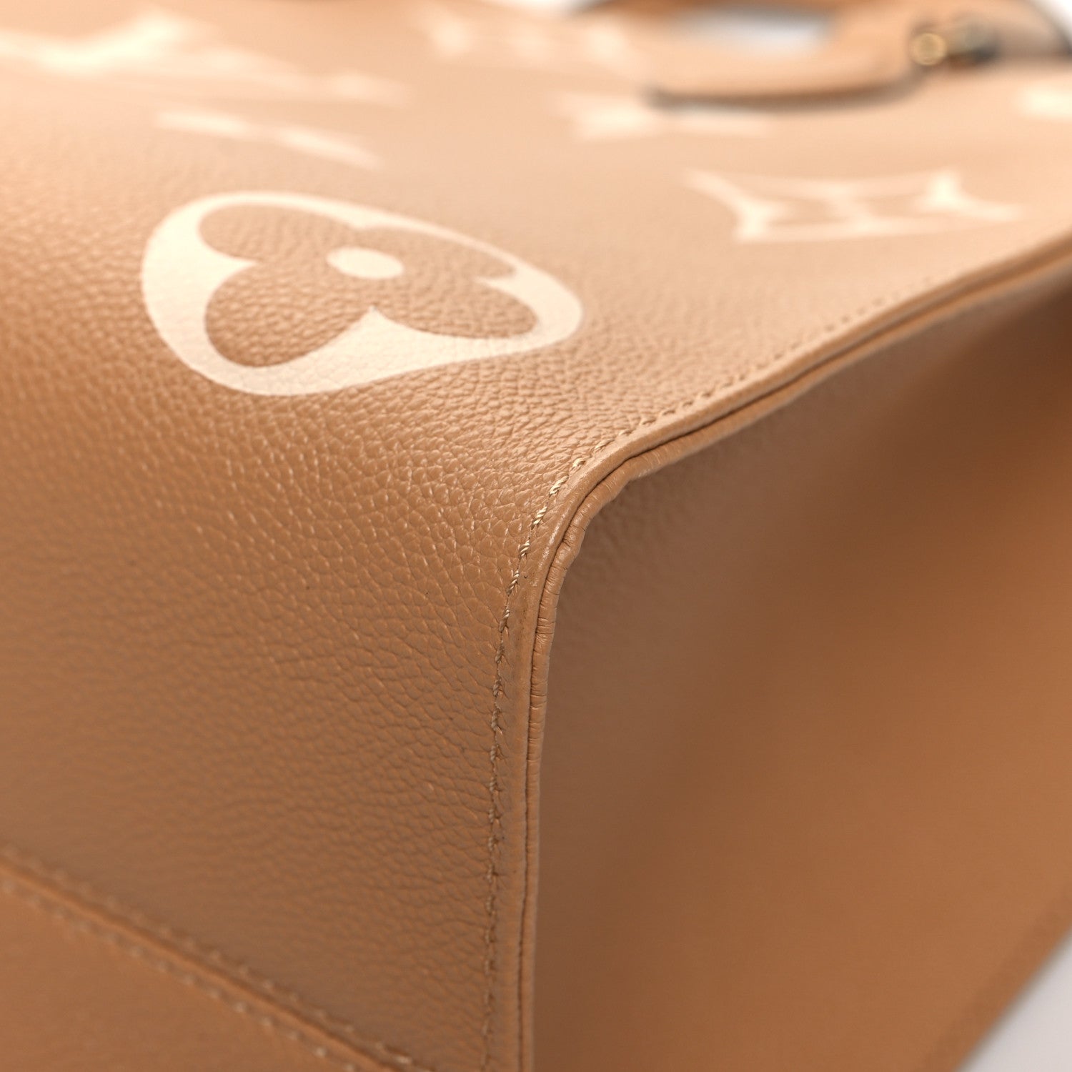 Louis Vuitton Empreinte Monogram Giant Onthego MM Arizona Creme 10 of 10