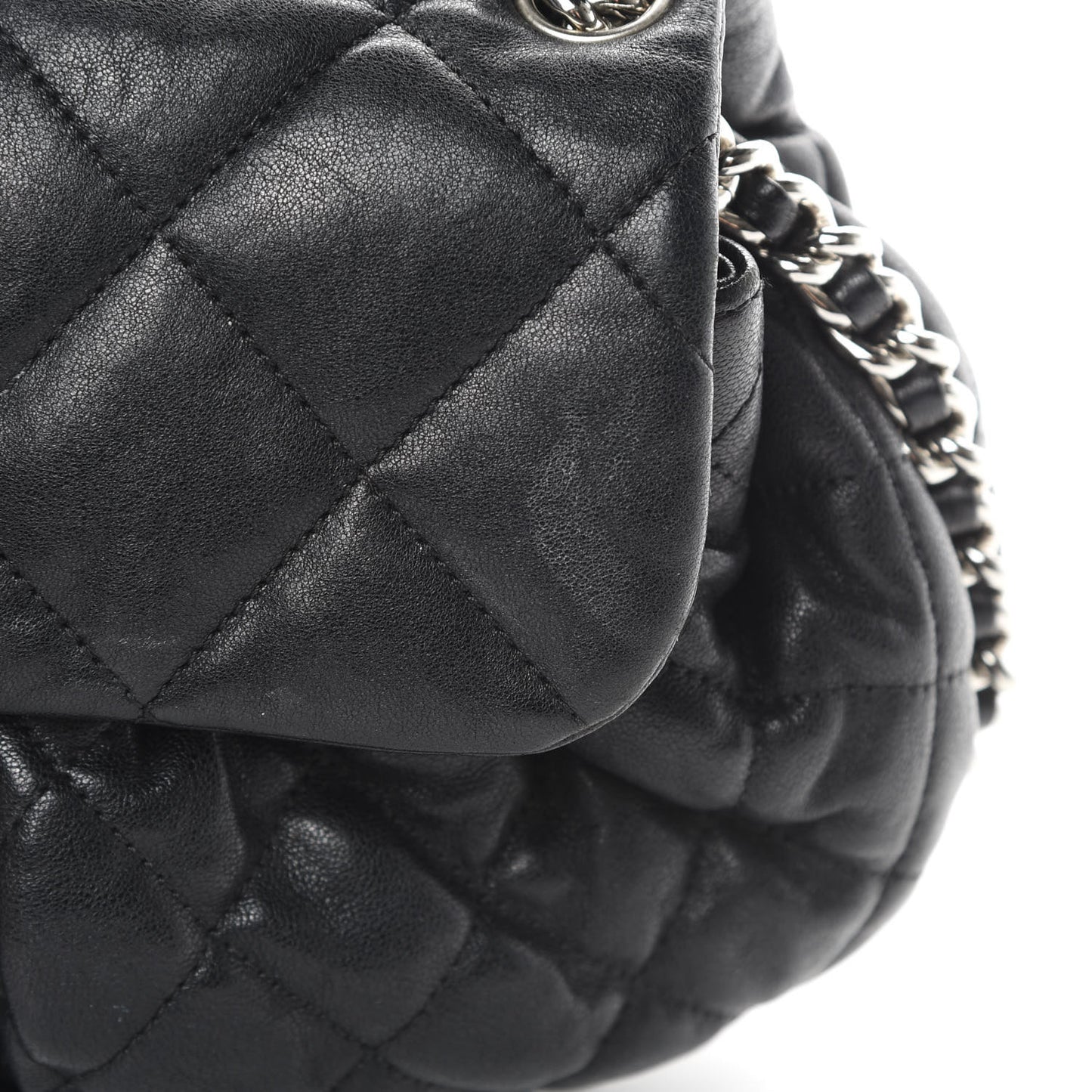 Washed Lambskin Quilted Medium Chain Around Messenger Black