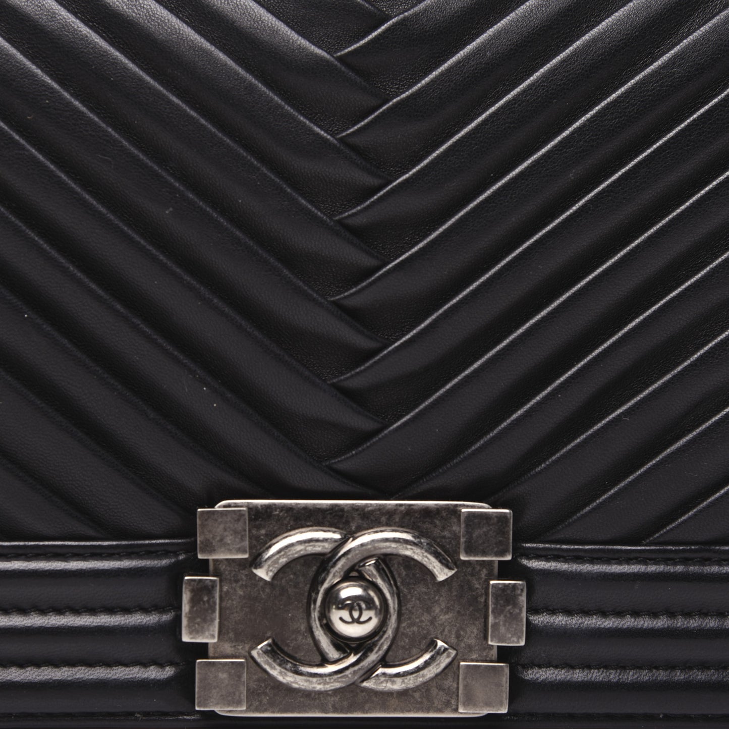 Lambskin Pleated Medium Boy Flap Black