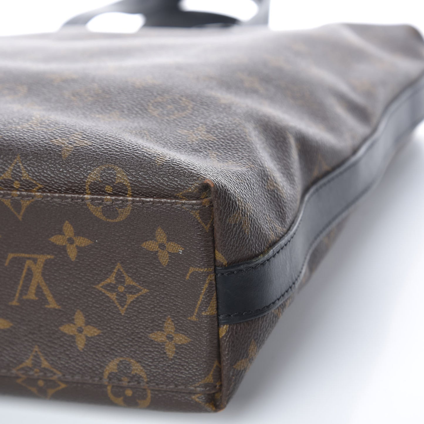 Monogram Macassar Kitan
