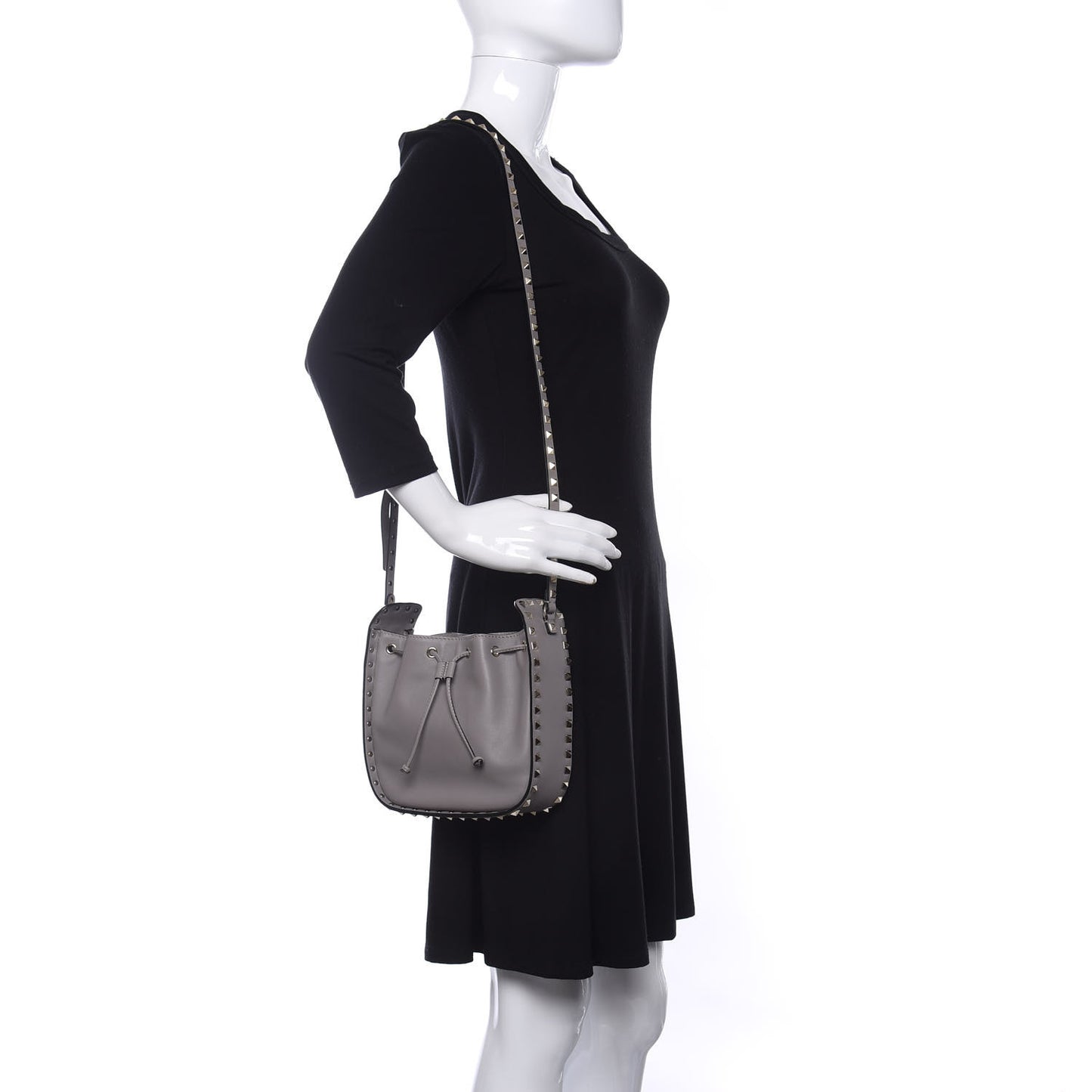 Vitello Rockstud Bucket Bag Perla