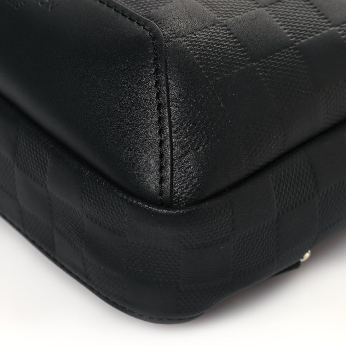 Damier Infini Avenue Sling Bag Onyx