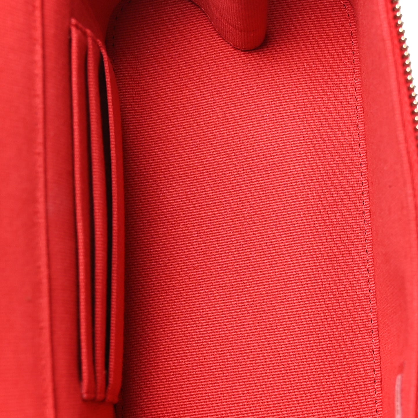 Caviar Quilted Small Vanity Case With Chain Red