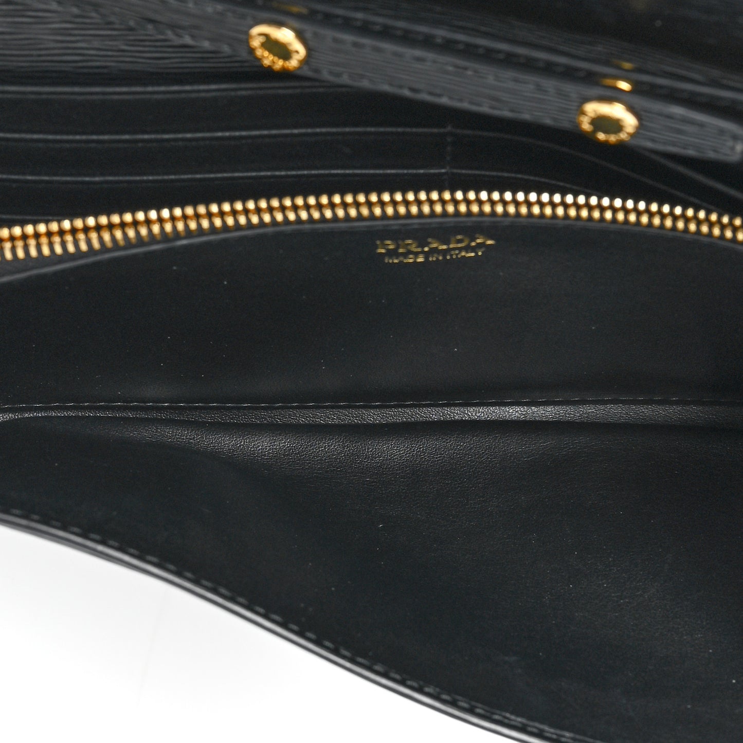 Vitello Move Metal Oro Chain Wallet Black