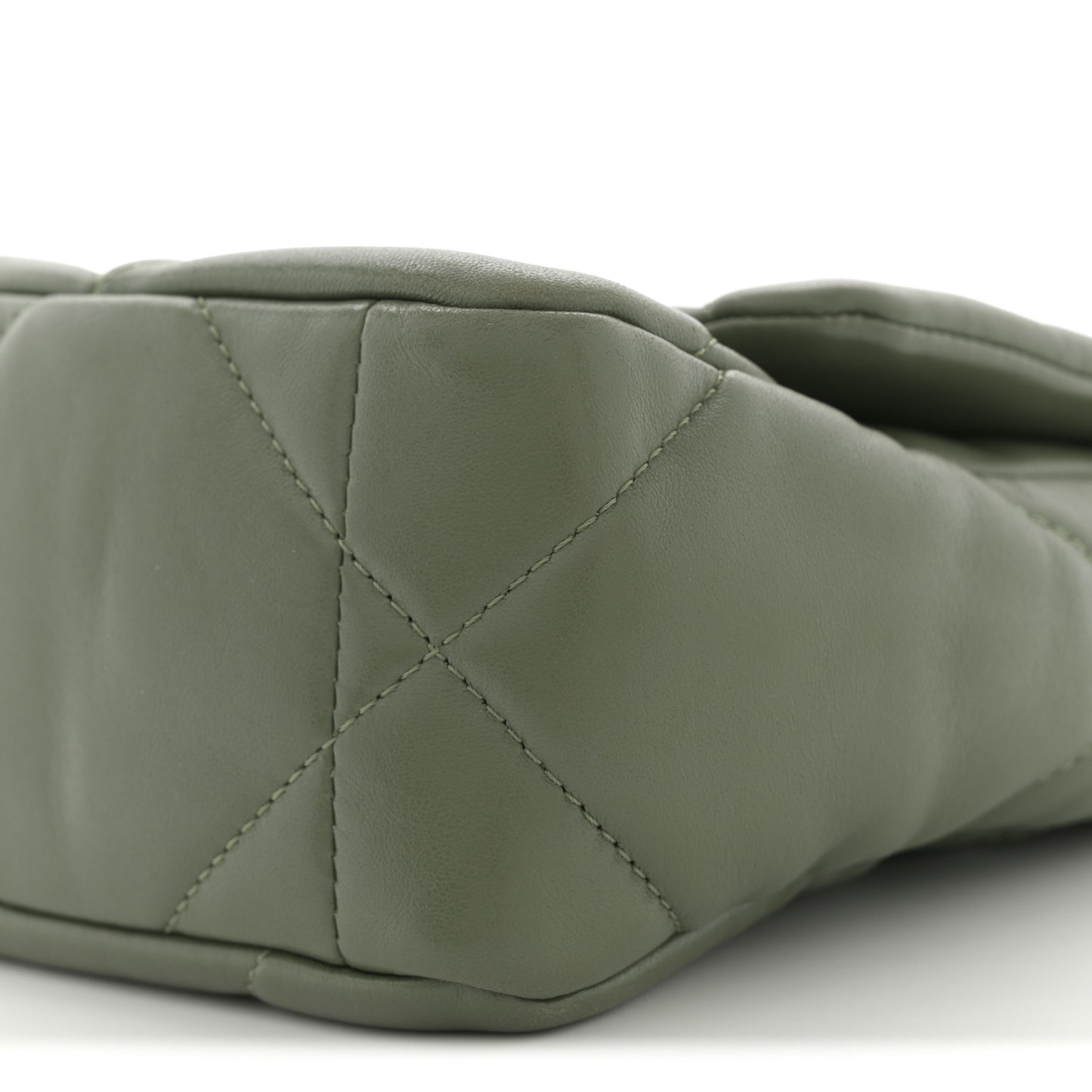 Lambskin Quilted Medium Chanel 19 Flap Green