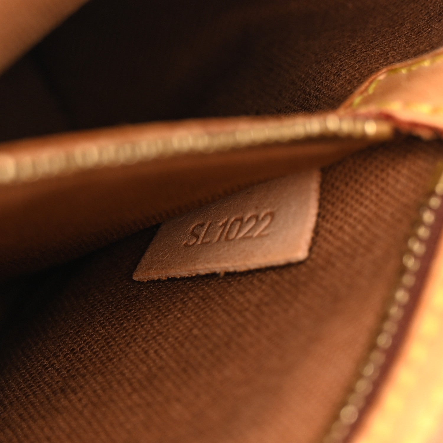 Louis Vuitton Monogram Trotteur 7 of 15