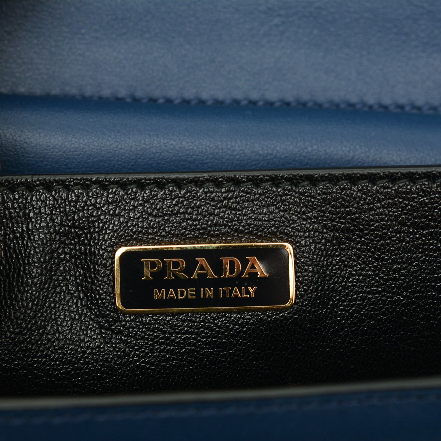 City Calf Saffiano Cahier Bag Bluette Black