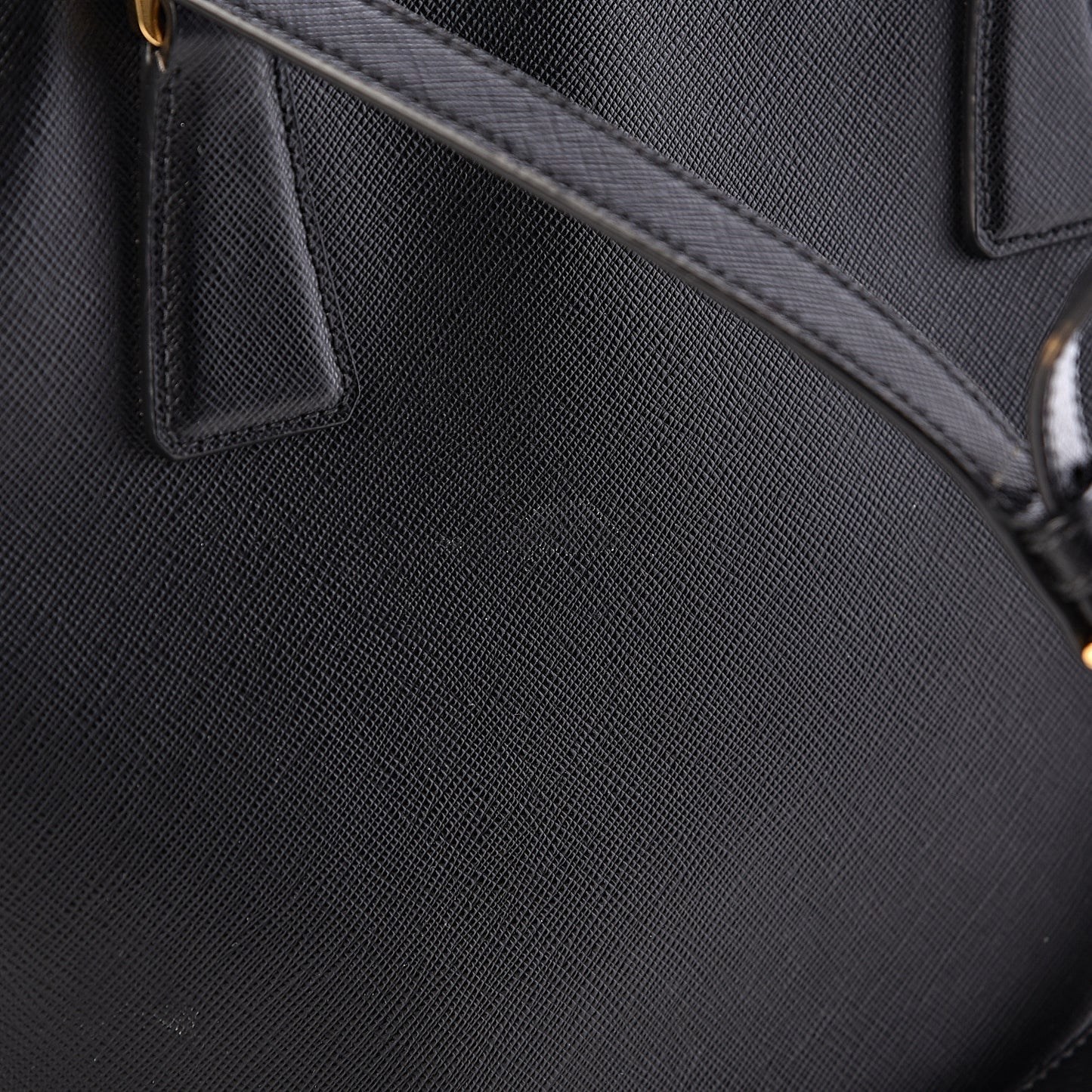Saffiano Lux Medium Tote Black