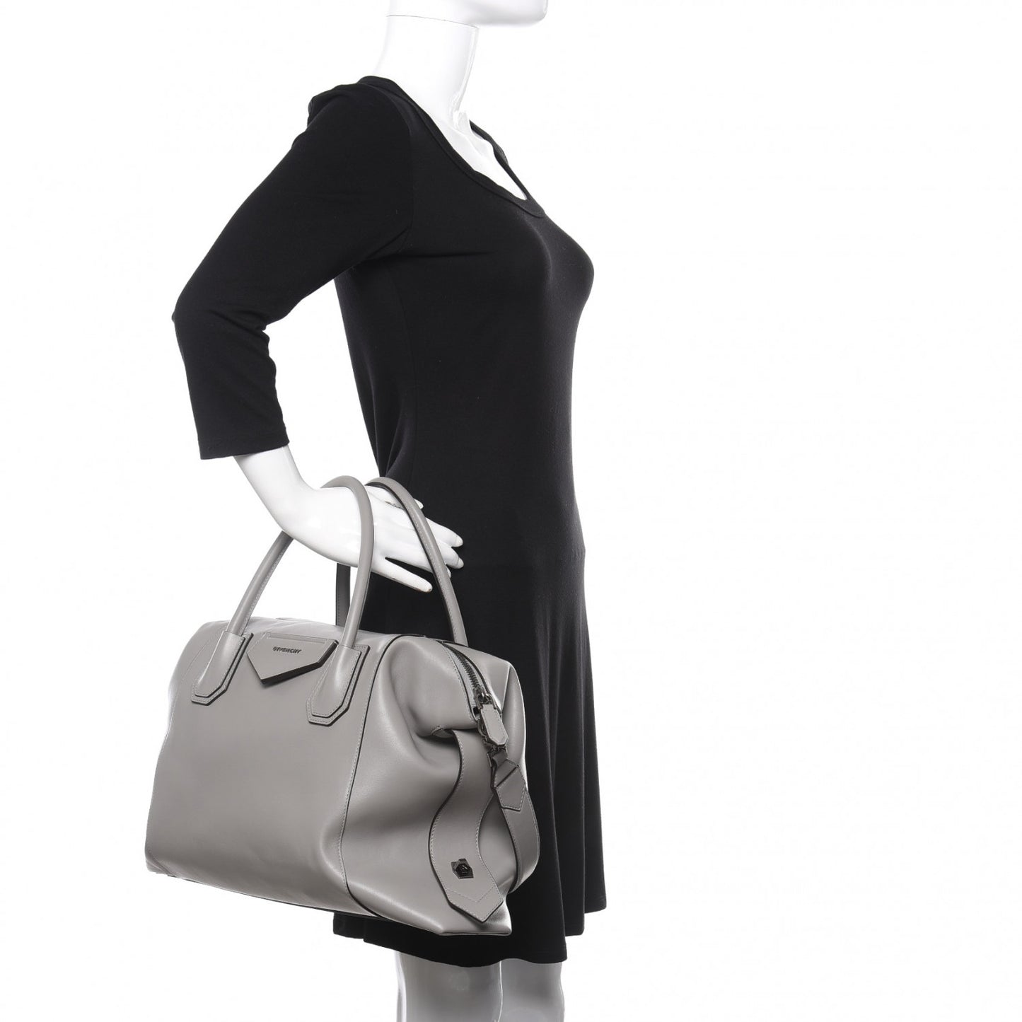 Soft Calfskin Medium Soft Antigona Pearl Grey