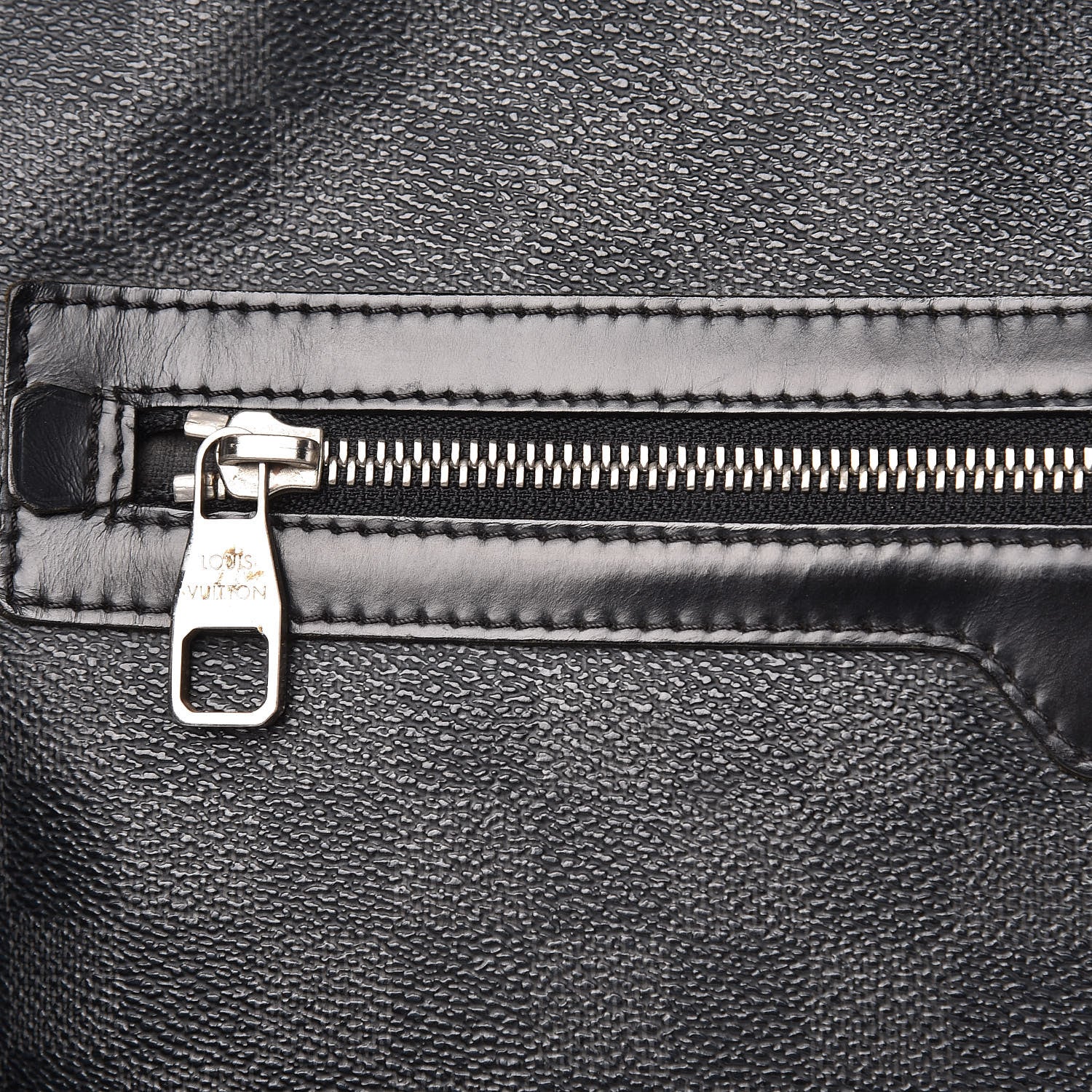 Louis Vuitton Damier Graphite Mick MM 7 of 15