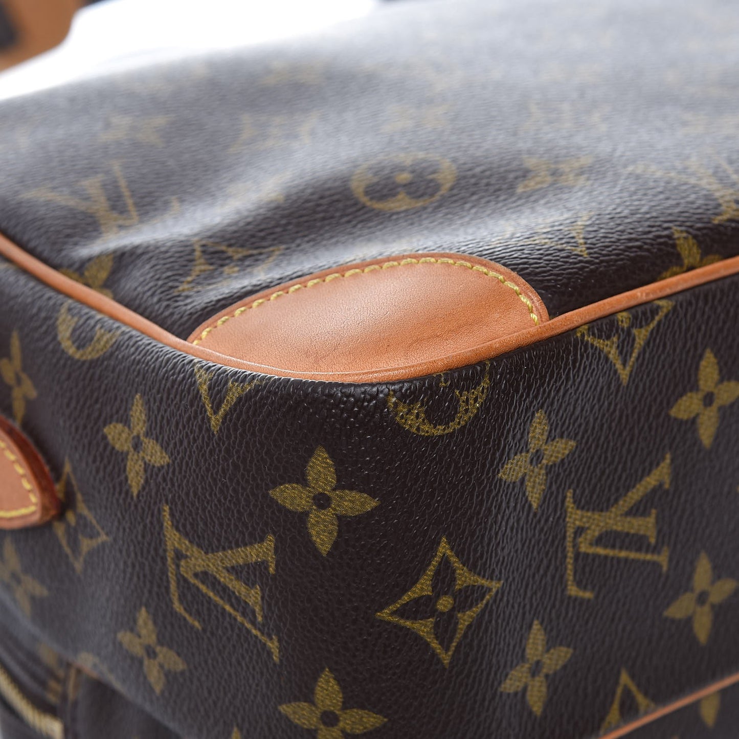 Monogram Nil 28