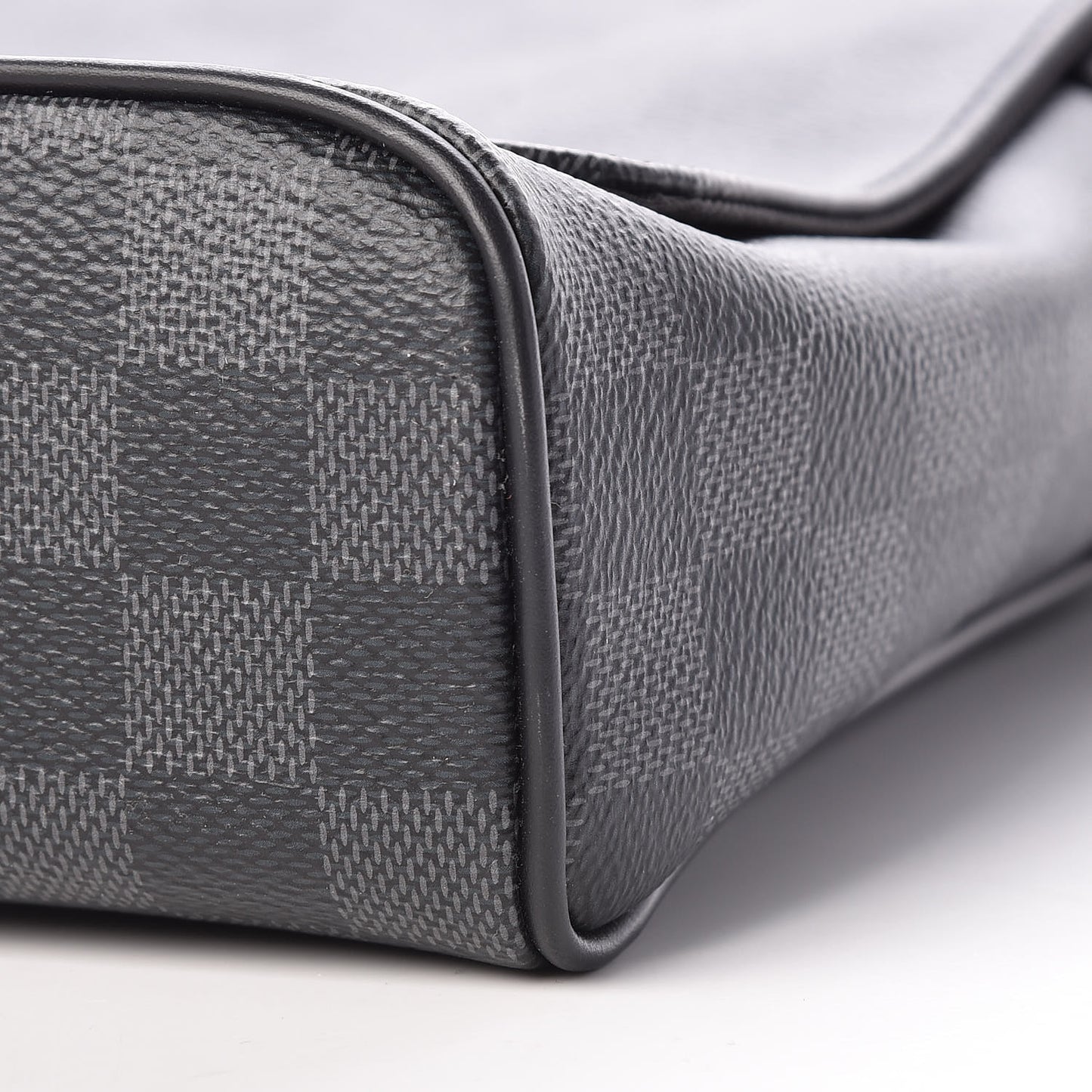 Damier Graphite District PM