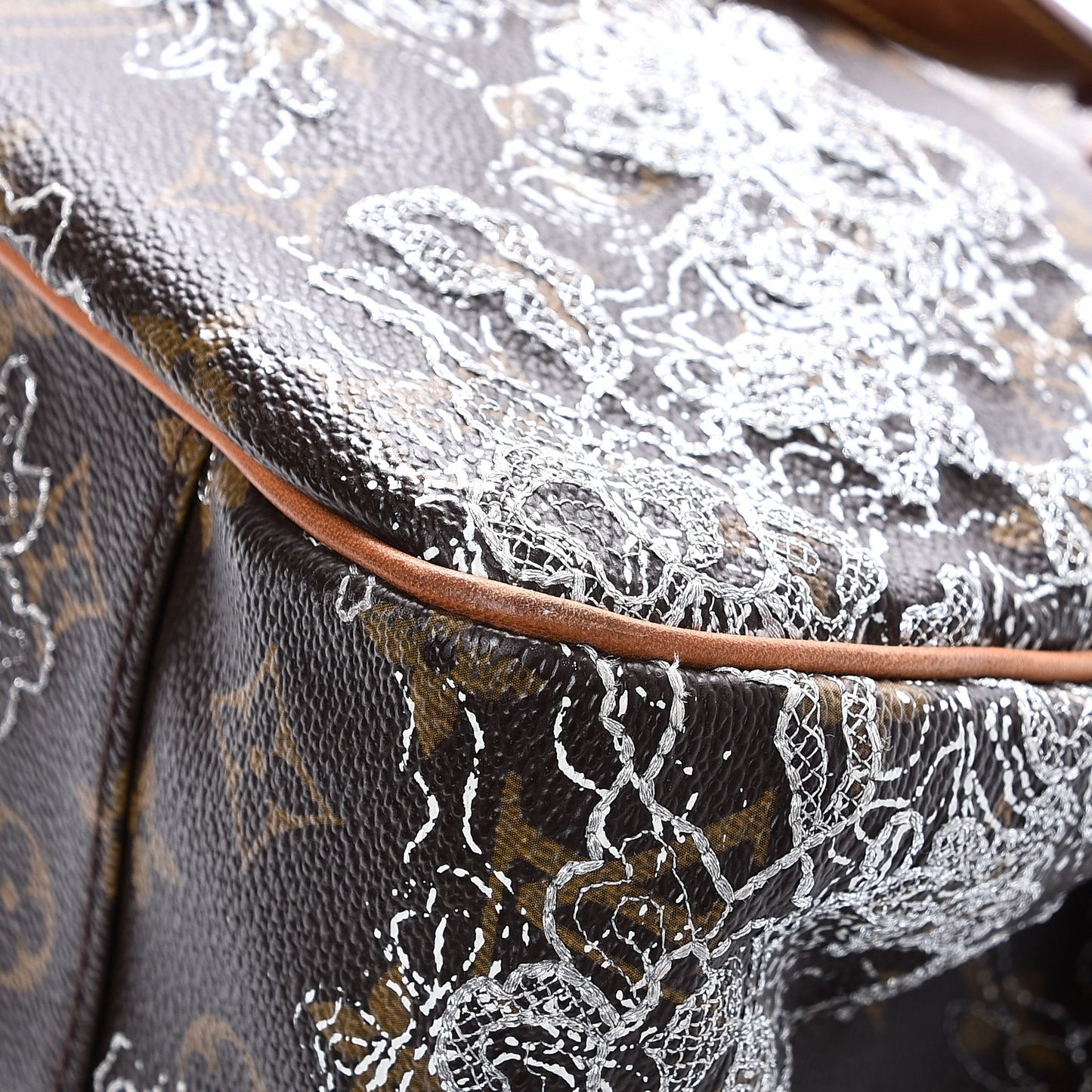 Monogram Dentelle Batignolles Horizontal Silver