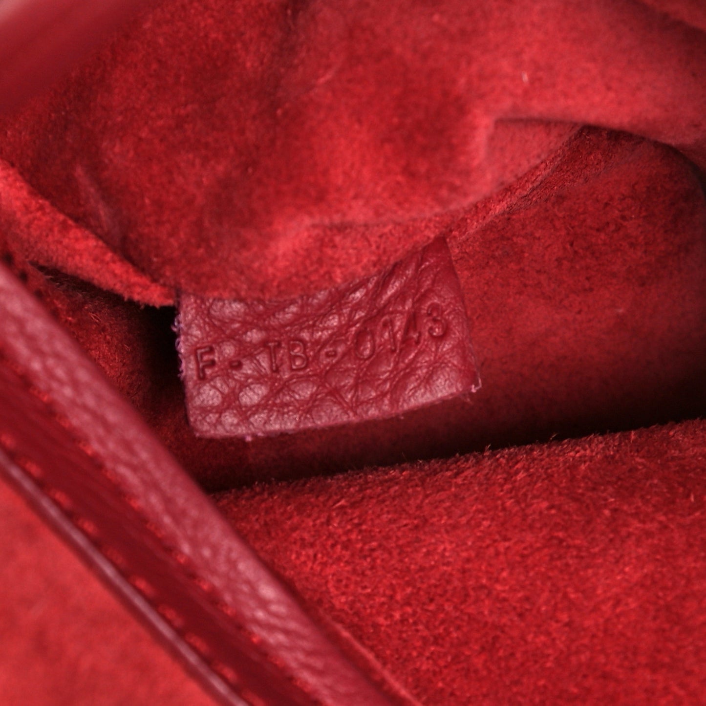 Baby Grained Calfskin Medium Phantom Luggage Red