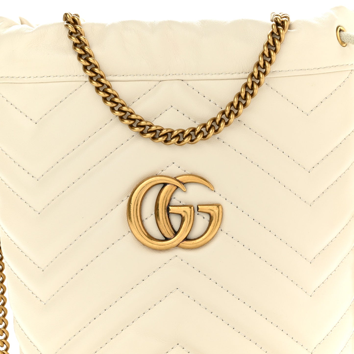 Calfskin Matelasse Mini GG Marmont 2.0 Bucket Bag White