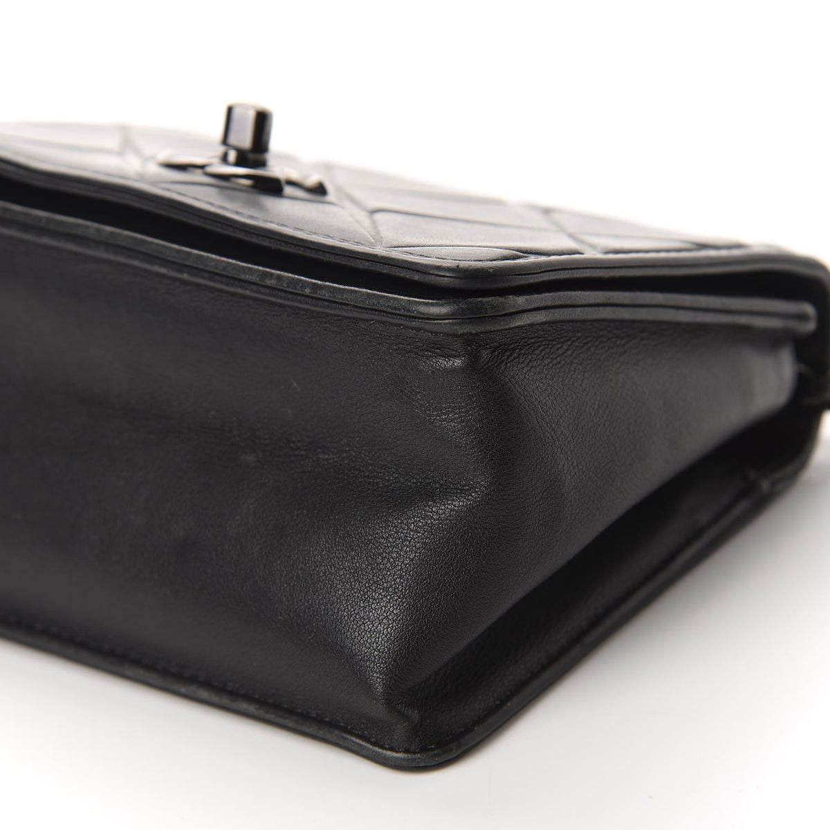 Calfskin Mini Propeller Flap Black