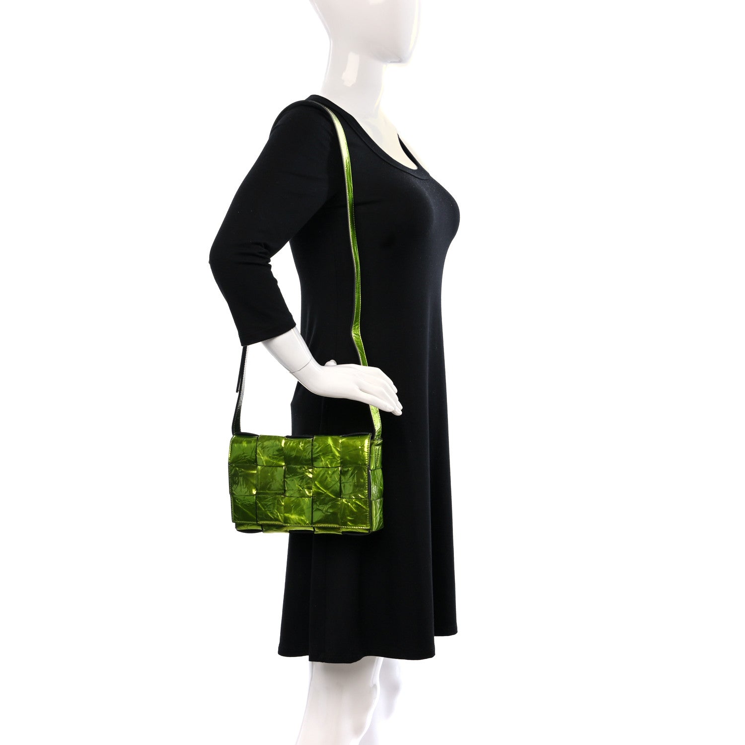 Bottega Veneta Metallic Crushed Calfskin Maxi Intrecciato Cassette Crossbody Bag Chlorophyll 2 of 9
