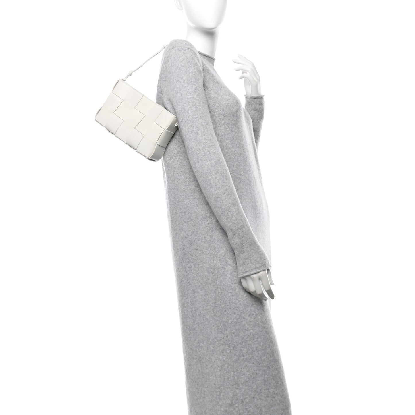 Calfskin Maxi Intrecciato Cassette Pouch On Strap Chalk