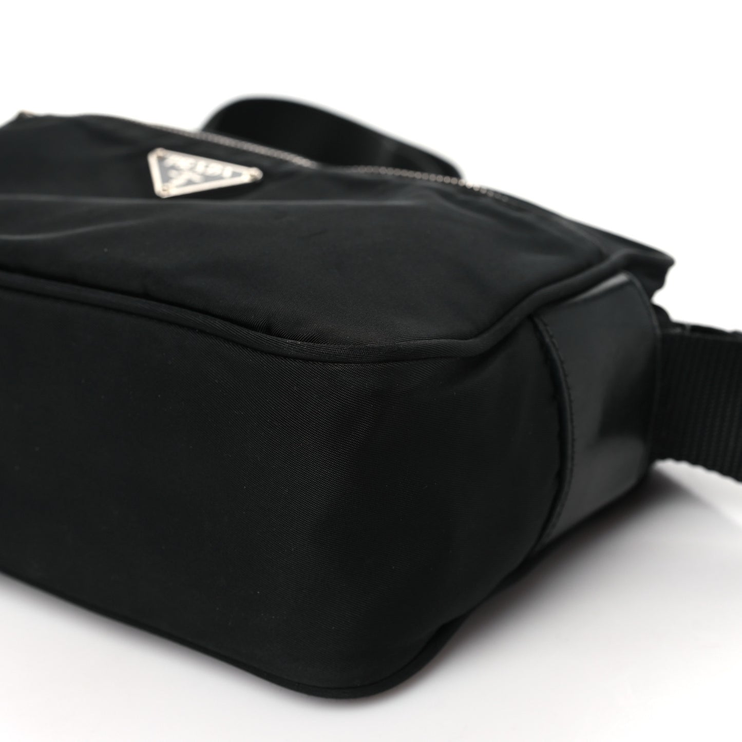 Nylon Tessuto Messenger Bag Black