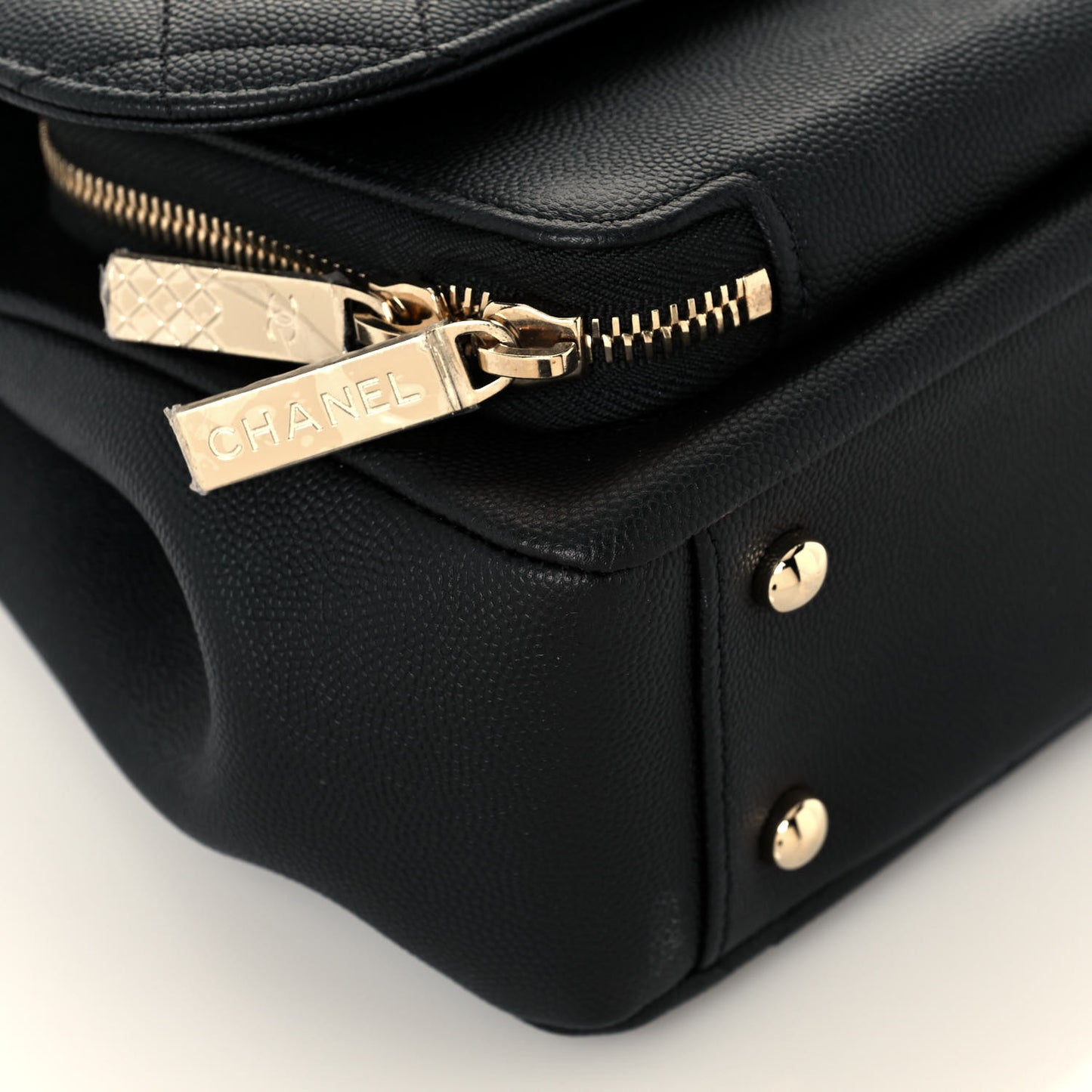 Caviar Quilted Medium Business Affinity Flap Black