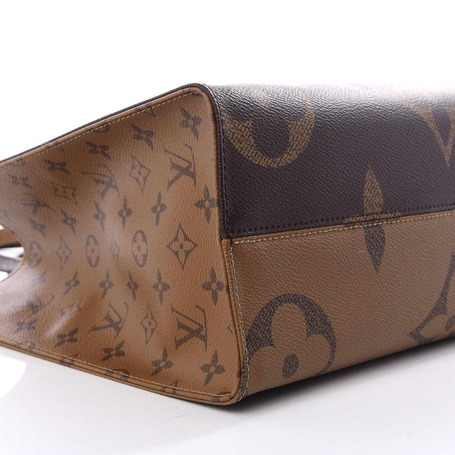 Louis Vuitton Reverse Monogram Giant Onthego MM 5 of 8
