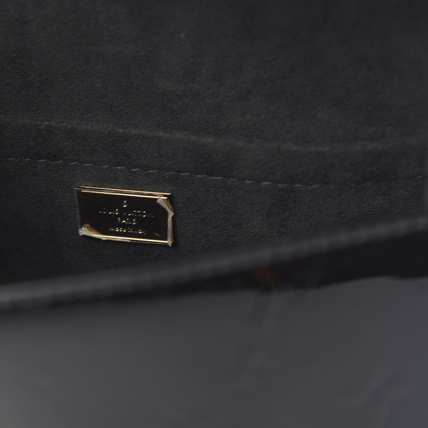 Vernis Epi Monogram Spring Street Black