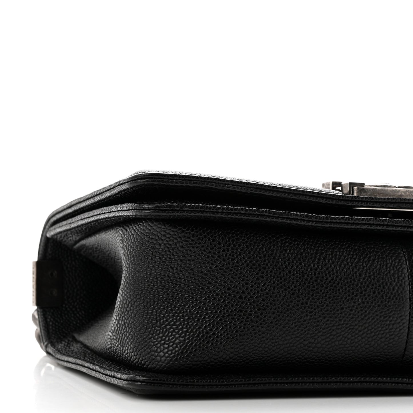Caviar Quilted Medium Boy Flap Black
