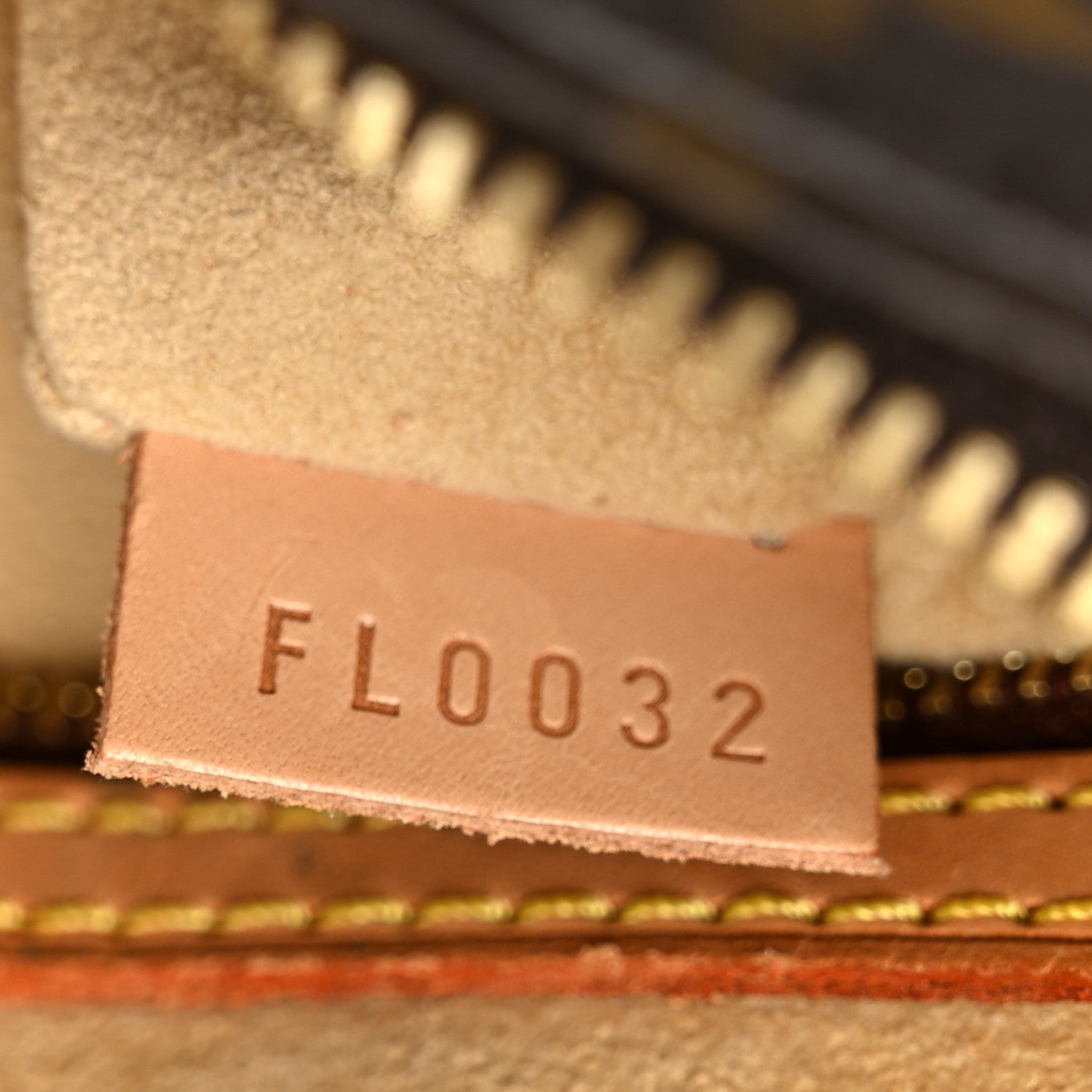 Louis Vuitton Monogram Looping MM 6 of 9