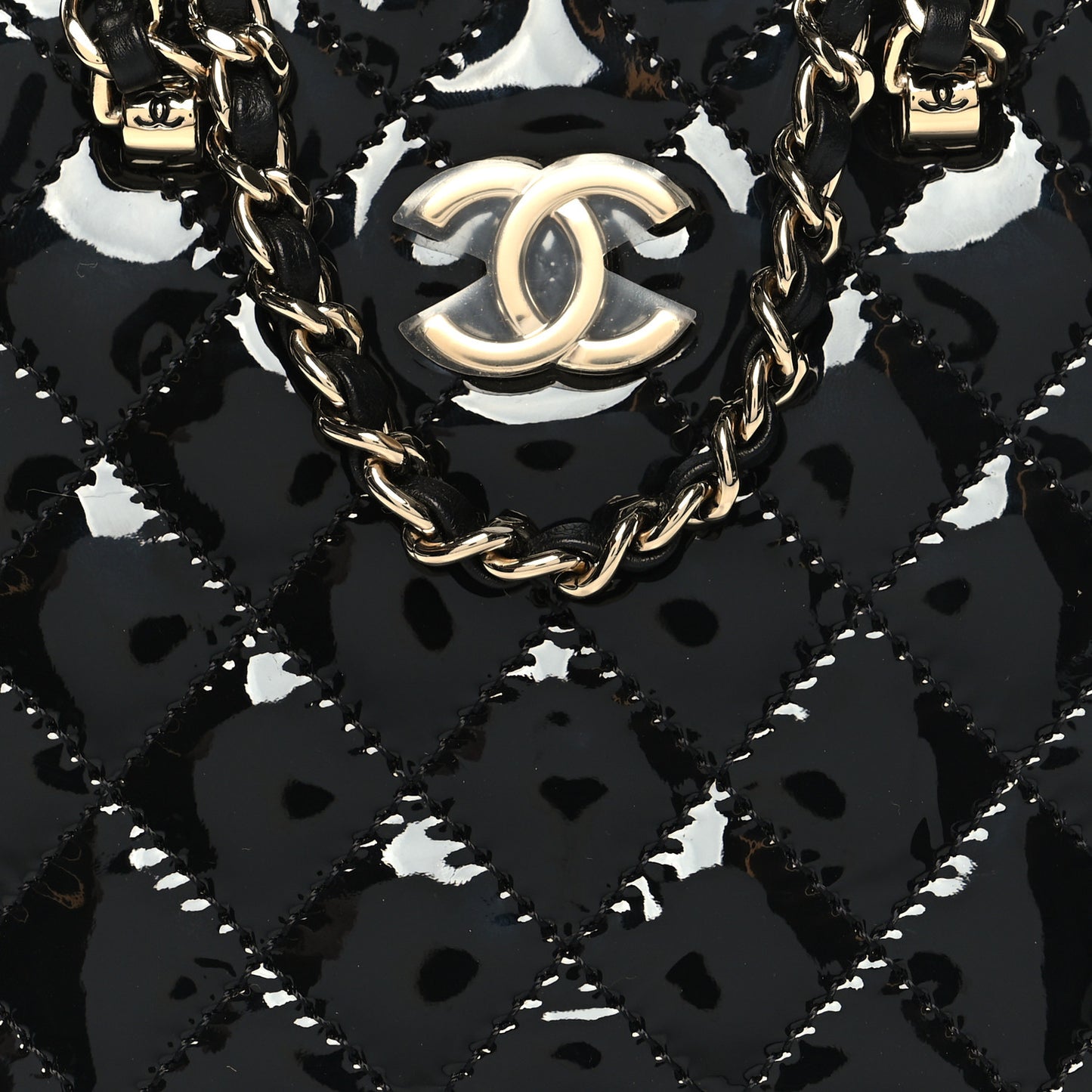Patent Calfskin Quilted Shiny Coco Clutch With Chain Black