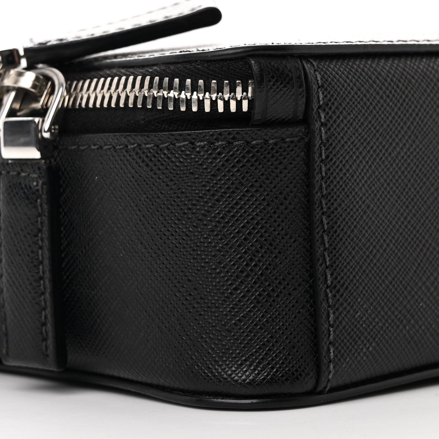 Saffiano Travel Medium Brique Crossbody Messenger Bag Black