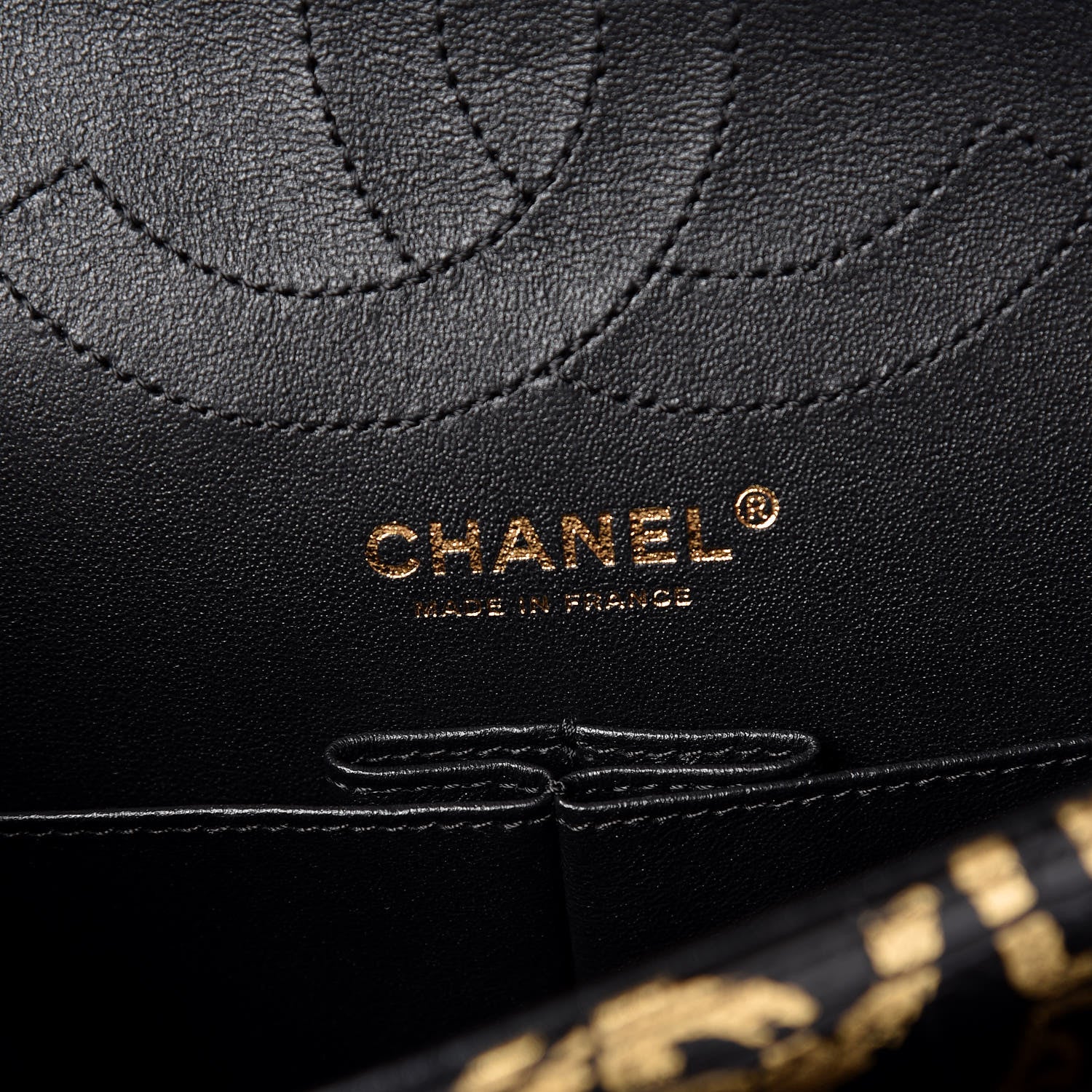 Chanel Calfskin Crocodile Embossed Graffiti 2.55 Cocodile Reissue 225 Flap Black Gold 6 of 9
