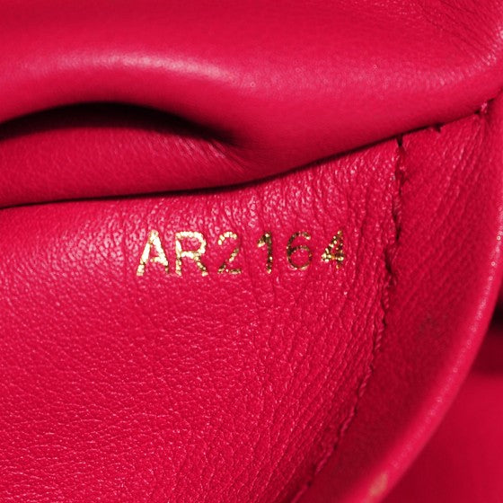 Taurillon Capucines MM Black