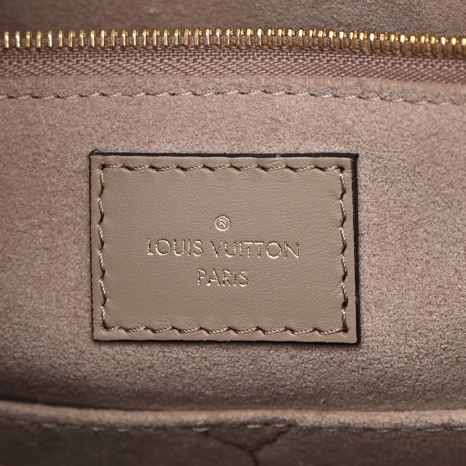 Louis Vuitton Empreinte Monogram Giant Onthego MM Tourterelle 6 of 10