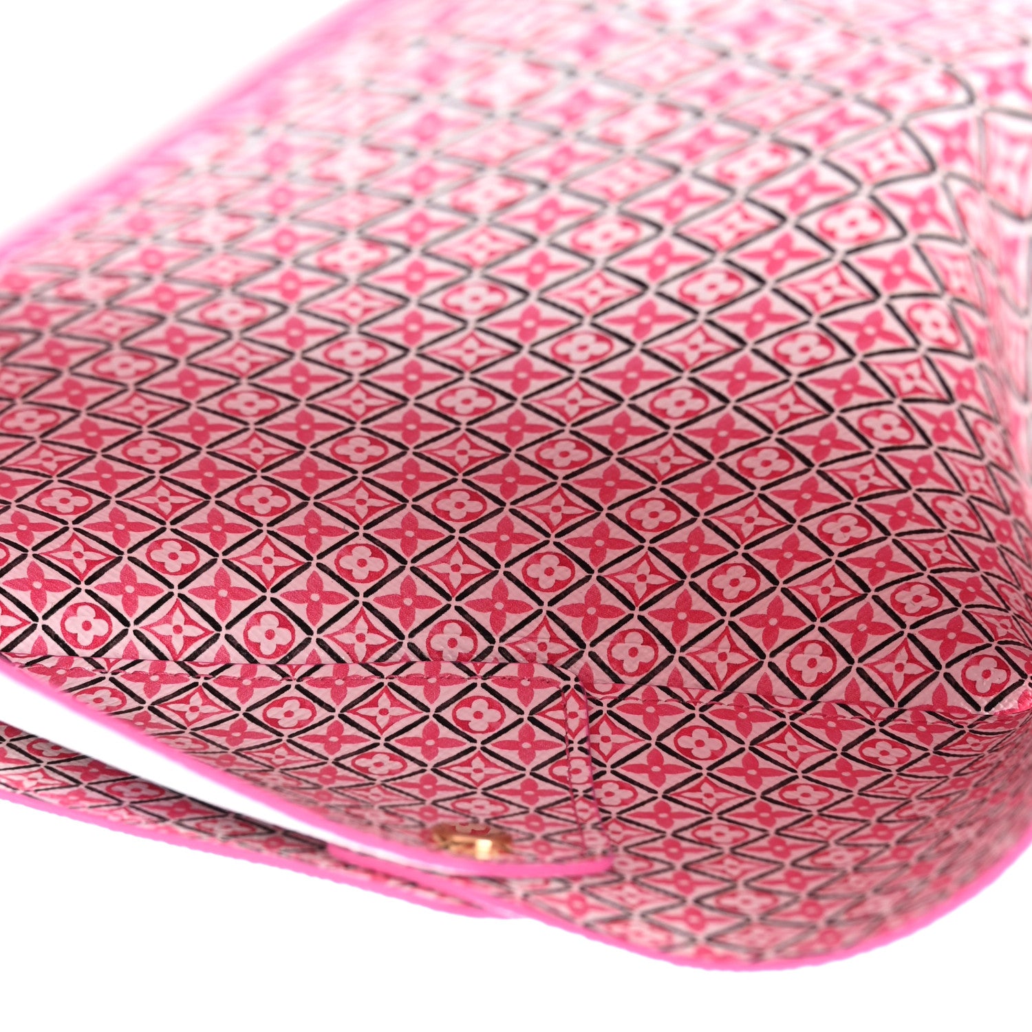 Louis Vuitton Monogram Giant By The Pool Medium Kirigami Pochette Insert Rose 5 of 6