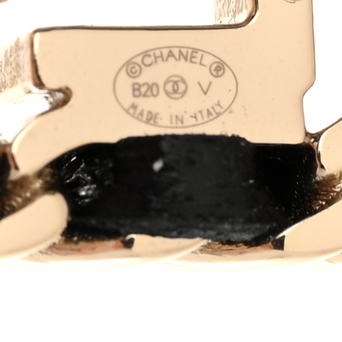 Metal Lambskin Vintage Allure Logo Hair Clip Black Gold