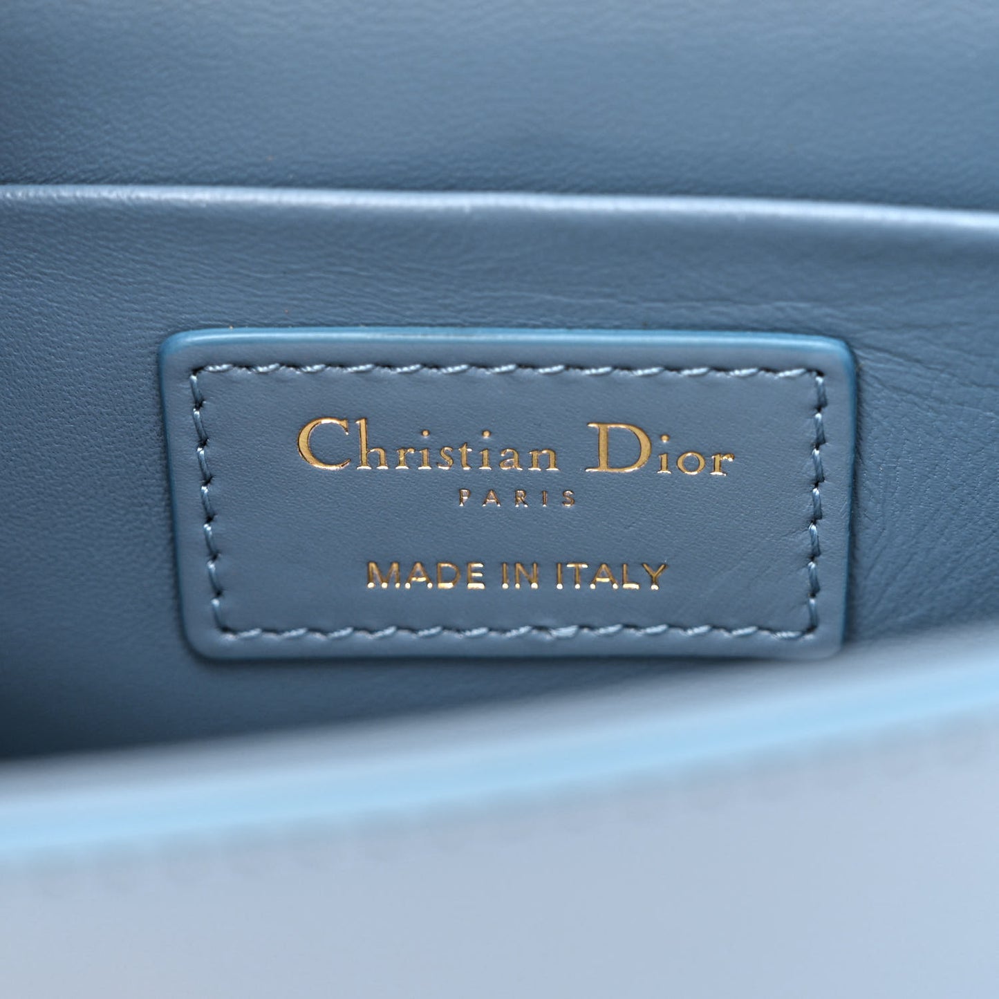 Box Calfskin 30 Montaigne Box Bag Blue