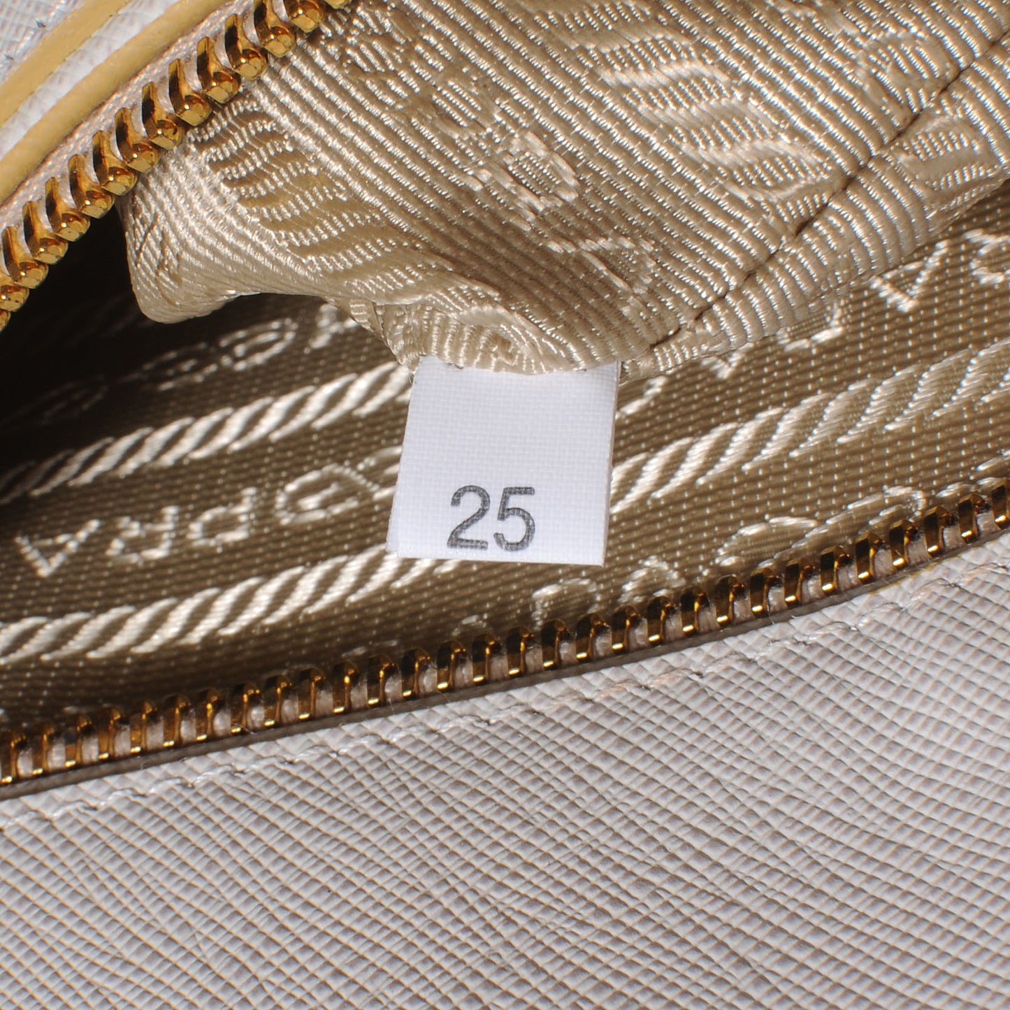 Saffiano Lux Bi-Color Promenade Tote Ginestra White